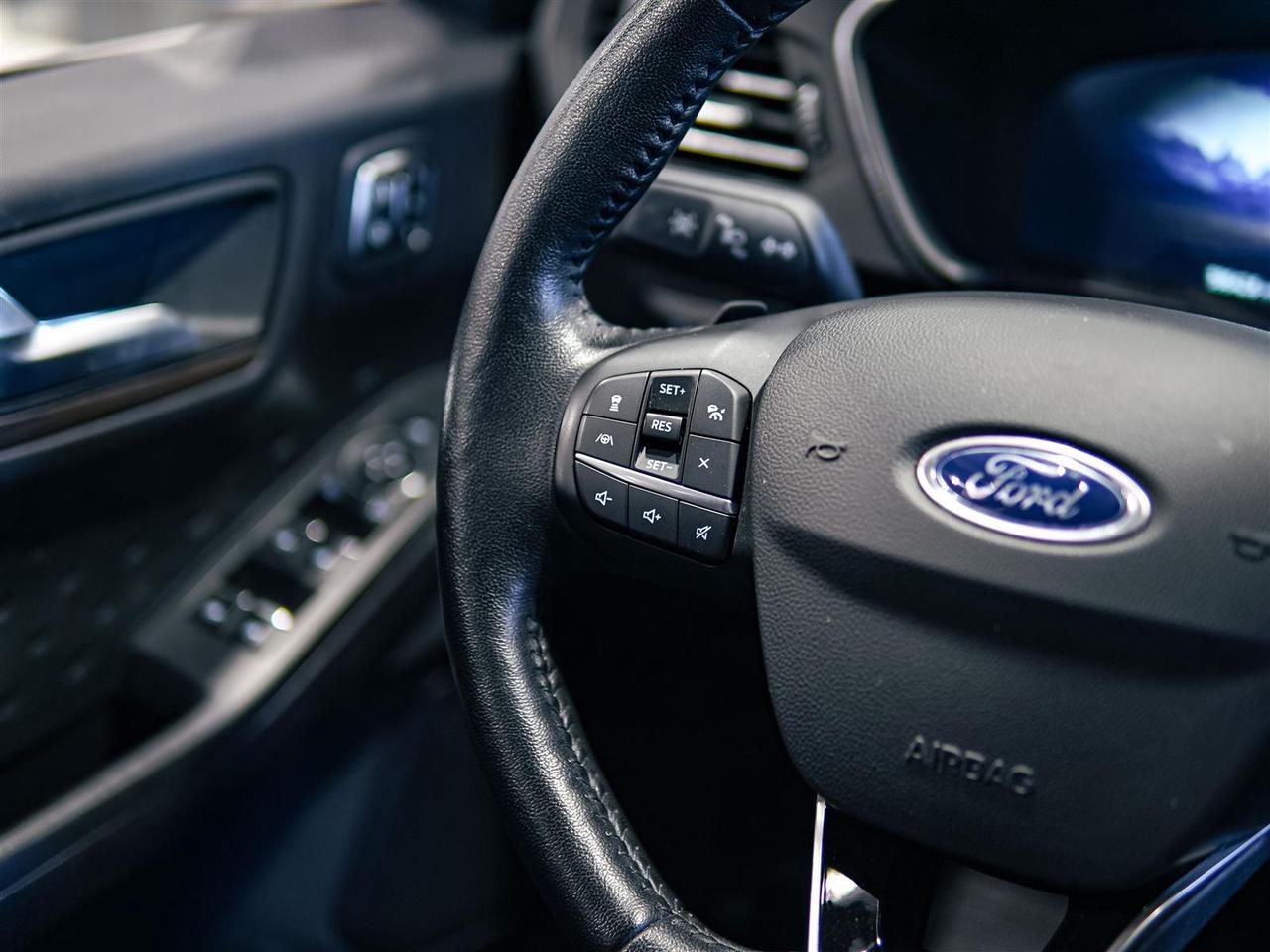 2020 Ford Escape TITANIUM AWD | NAV | LTHR | NO ACCIDENTS Photo