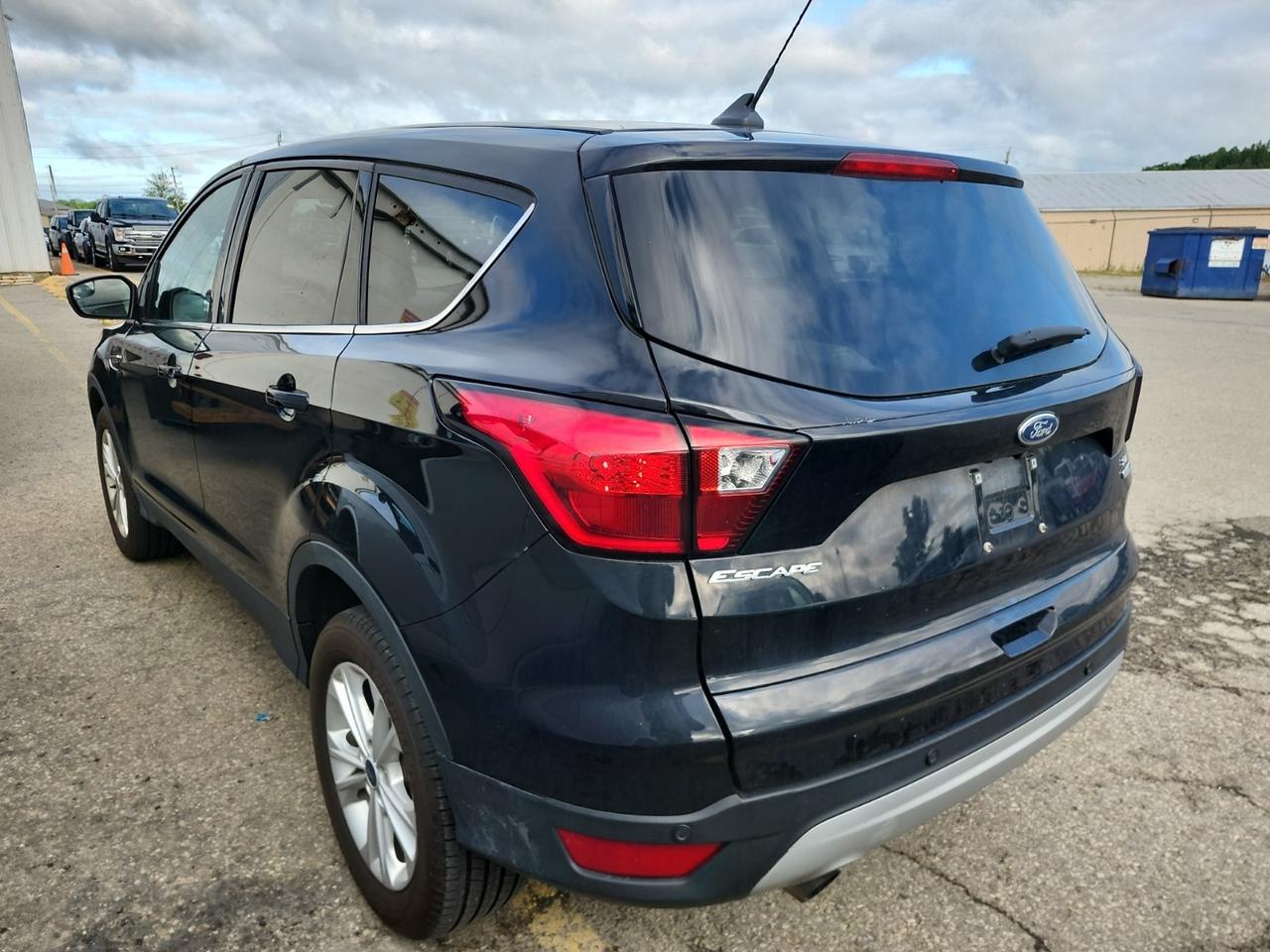 2019 Ford Escape SE | 4WD | COMPLETE SERVICE RECORDS | NO ACCIDENTS Photo