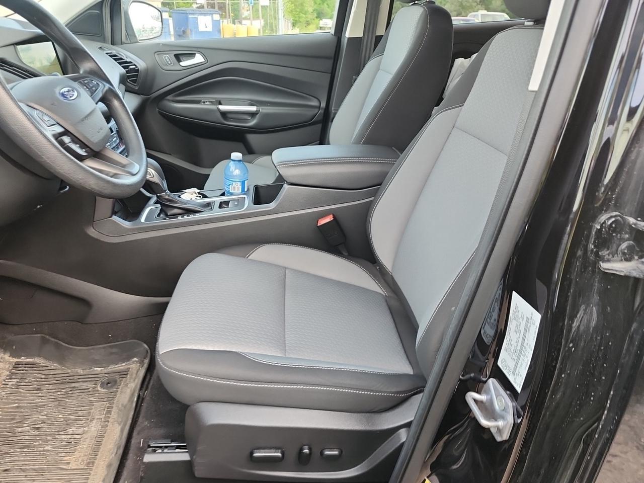 2019 Ford Escape SE | 4WD | COMPLETE SERVICE RECORDS | NO ACCIDENTS Photo