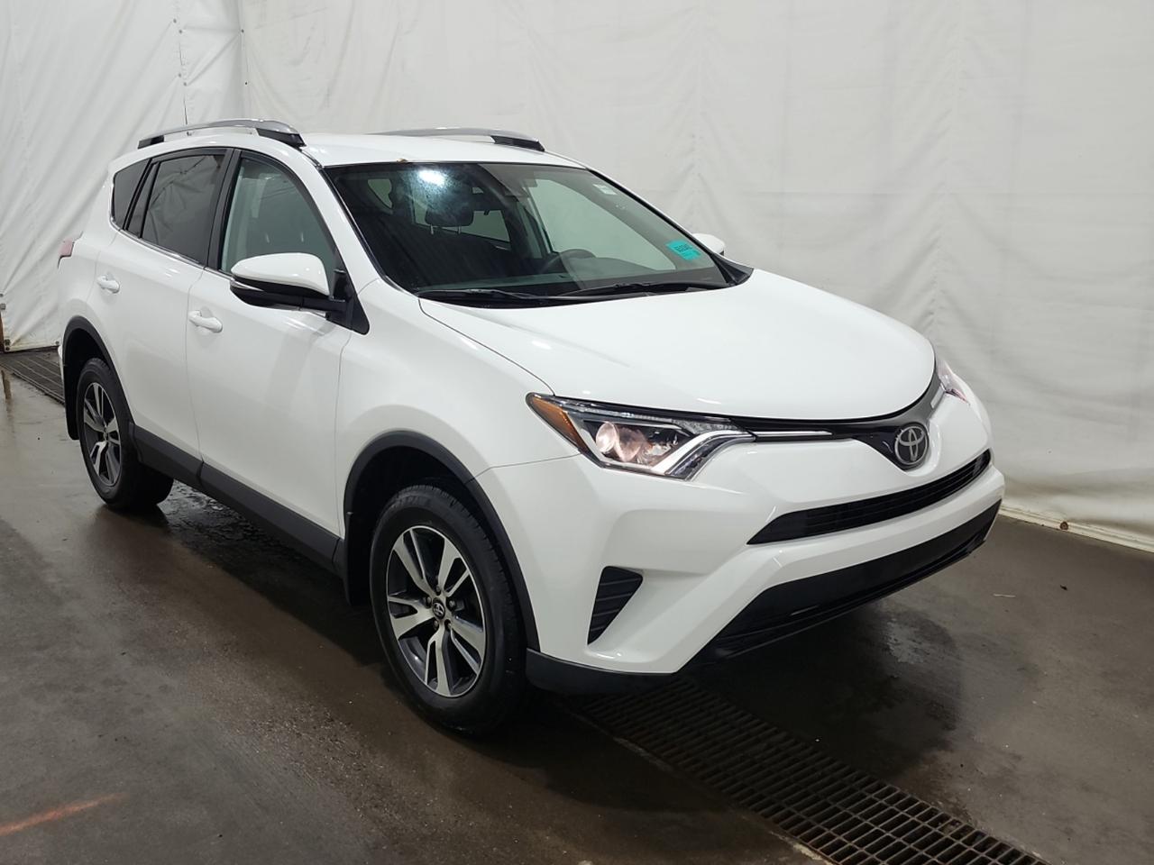 2018 Toyota RAV4 LE AWD | TOYOTA SERVICED | ALLOYS Photo