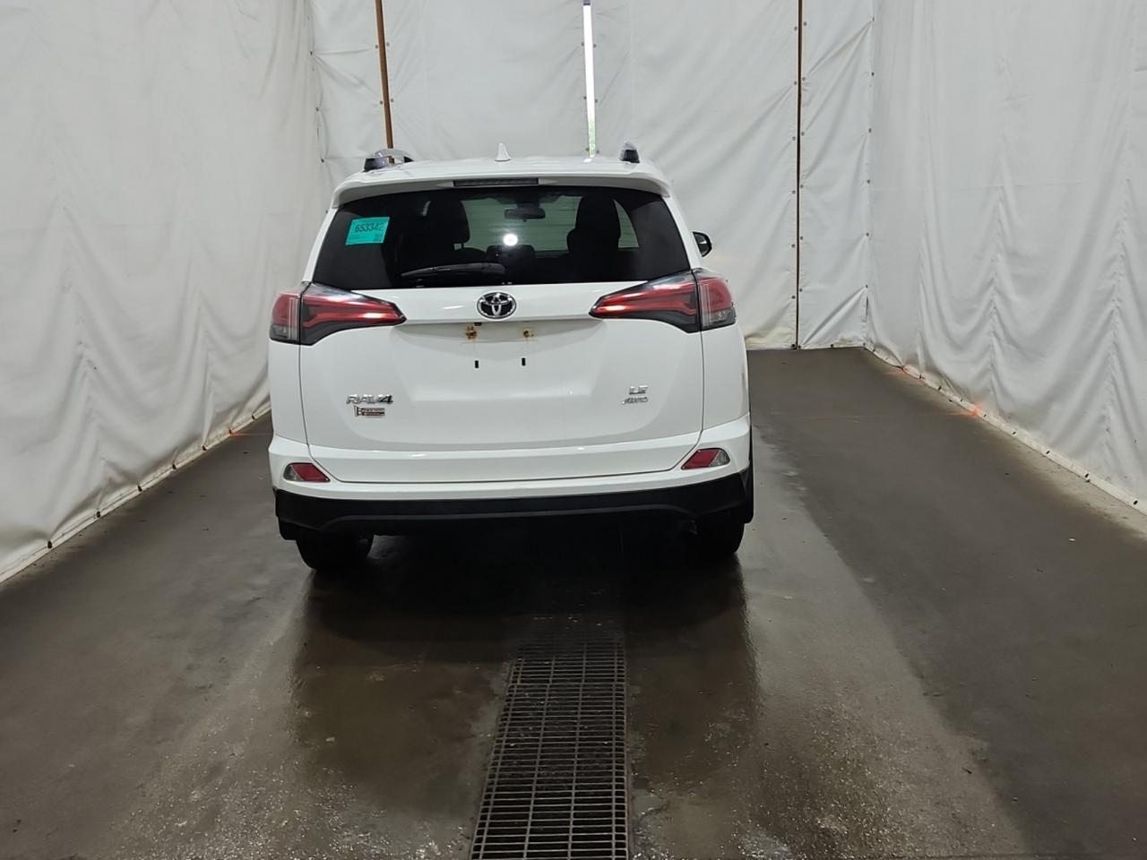 2018 Toyota RAV4 LE AWD | TOYOTA SERVICED | ALLOYS Photo