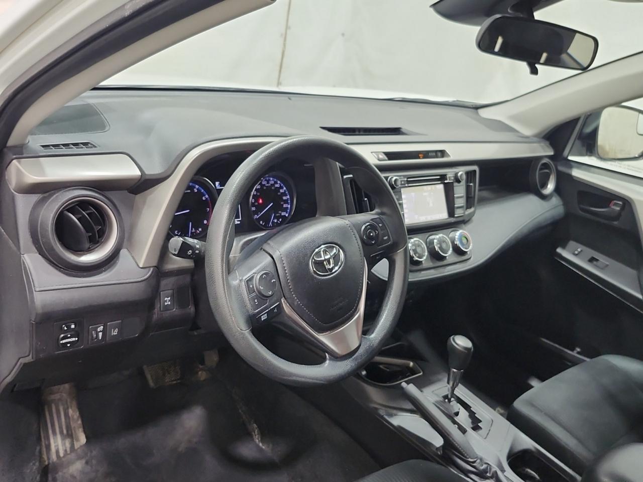 2018 Toyota RAV4 LE AWD | TOYOTA SERVICED | ALLOYS Photo