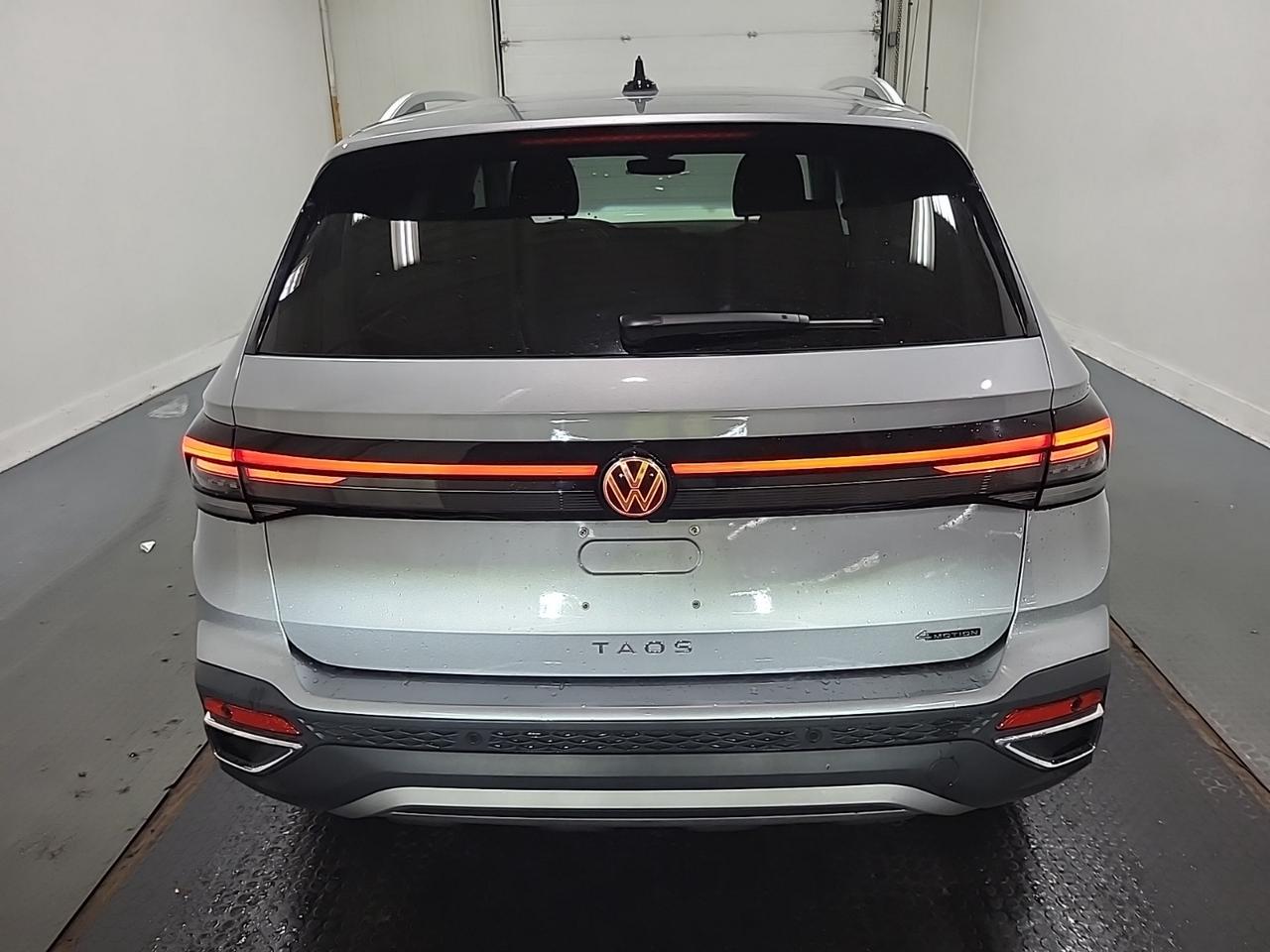 2025 Volkswagen Taos COMFORTLINE | AWD | BLIND SPOT | NO ACCIDENTS Photo