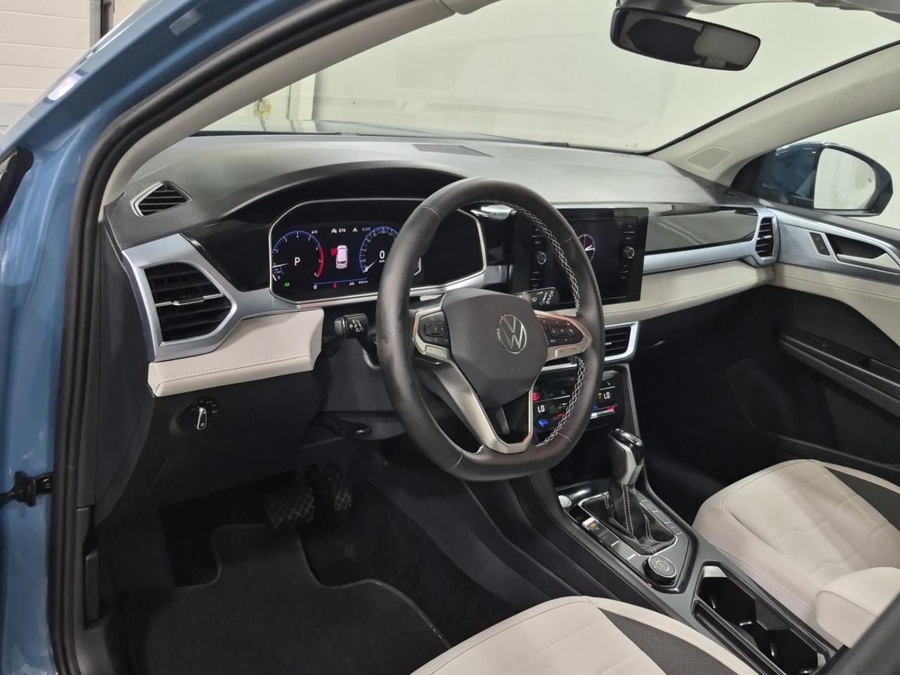 2025 Volkswagen Taos COMFORTLINE | AWD | BLIND SPOT | NO ACCIDENTS Photo