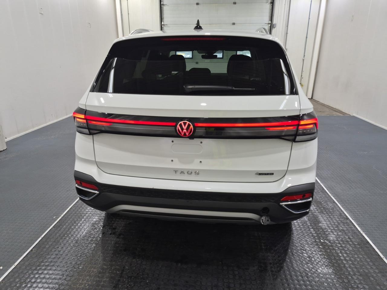 2025 Volkswagen Taos COMFORTLINE | AWD | BLIND SPOT | NO ACCIDENTS Photo