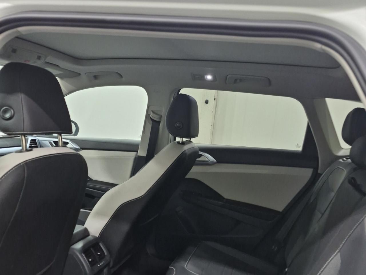 2025 Volkswagen Taos COMFORTLINE | AWD | BLIND SPOT | NO ACCIDENTS Photo