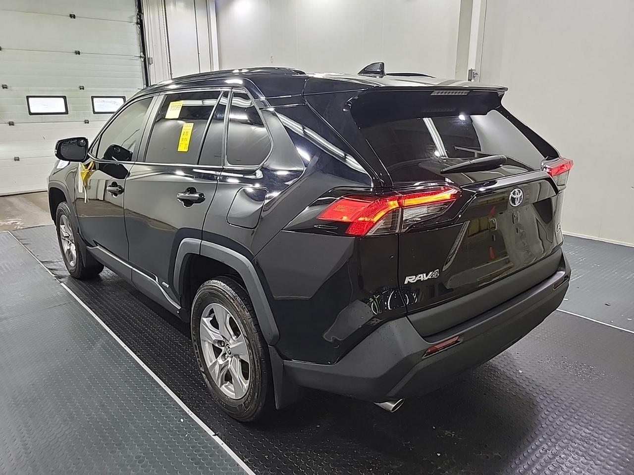 2023 Toyota RAV4 Hybrid LE HYBRID | TOYOTA SERVICED | NO ACCIDENTS Photo