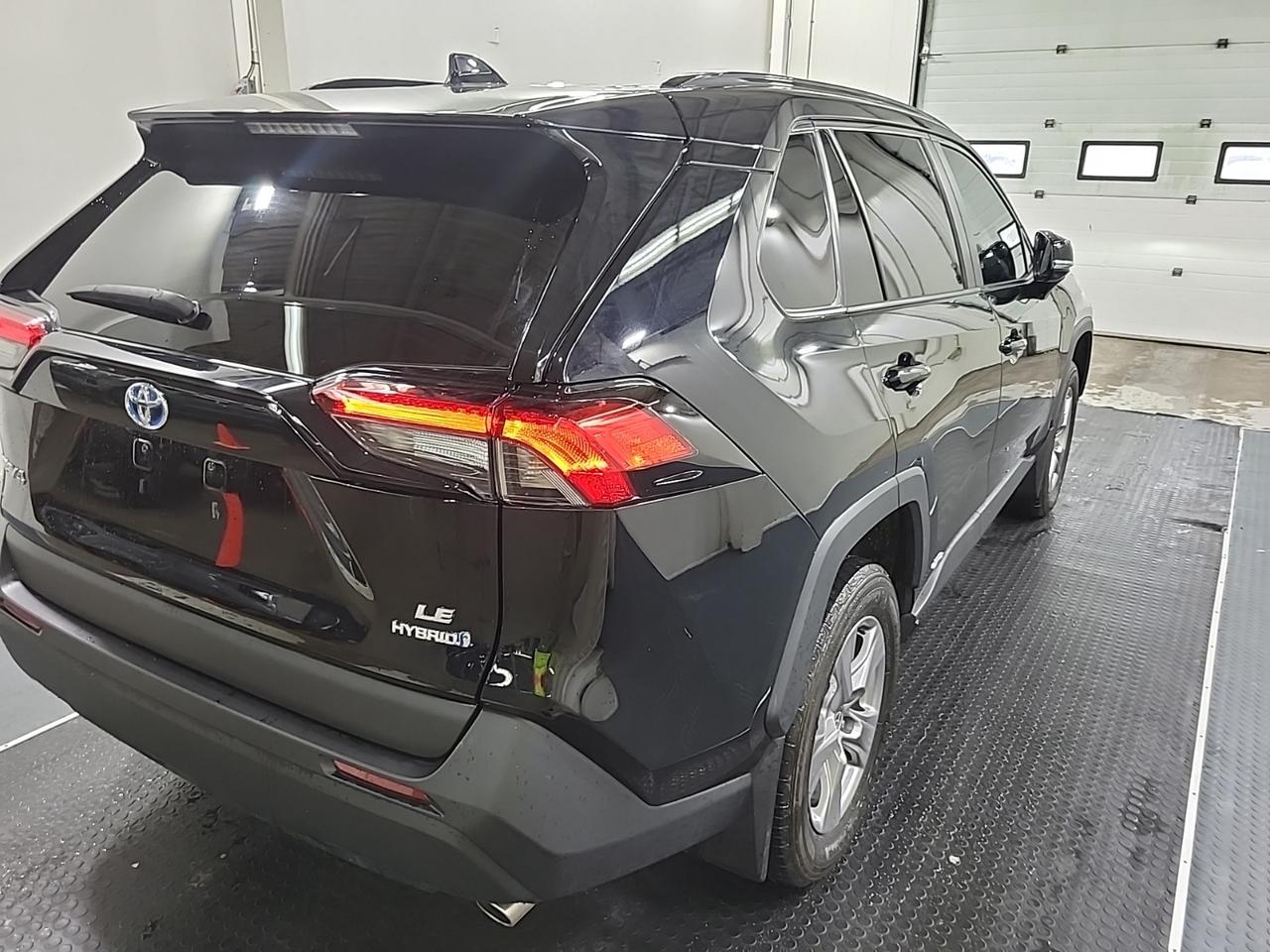 2023 Toyota RAV4 Hybrid LE HYBRID | TOYOTA SERVICED | NO ACCIDENTS Photo