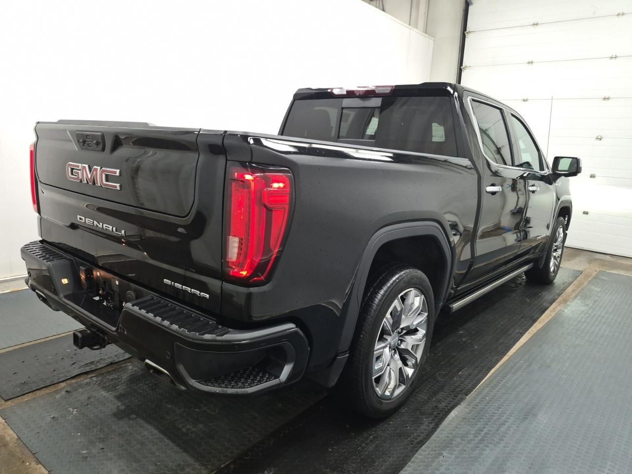 2022 GMC Sierra 1500 DENALI CREW CAB | 4X4 | 5.3 V8 | RESERVE PKG | NO ACCIDENTS Photo3