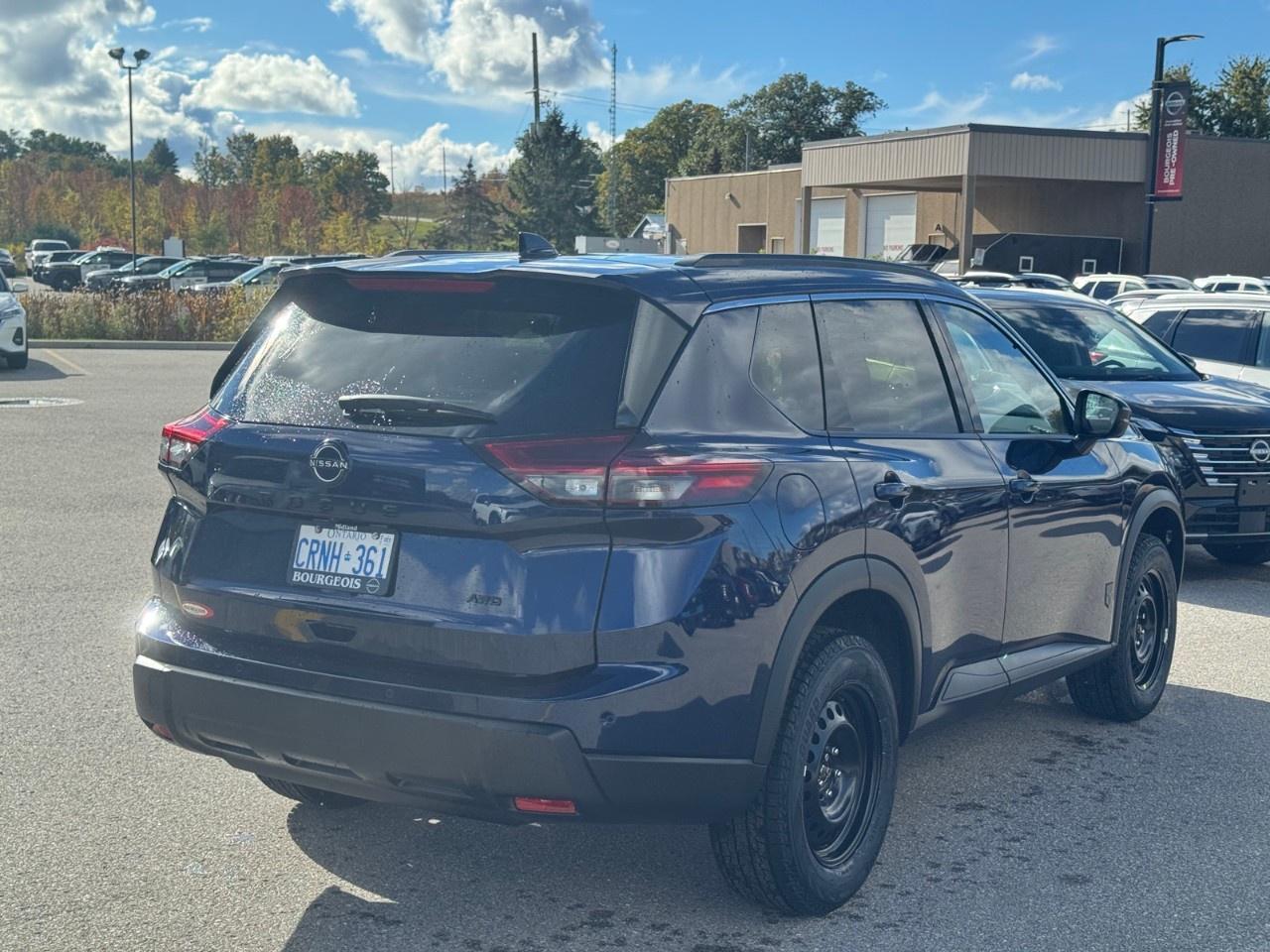 2026 Nissan Rogue AWD SV Dark Armor Photo3