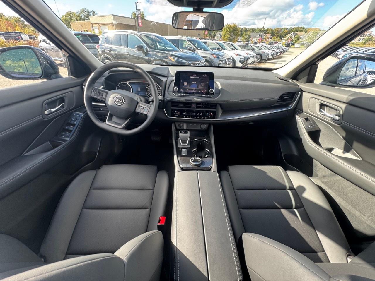 2026 Nissan Rogue AWD SV Dark Armor Photo