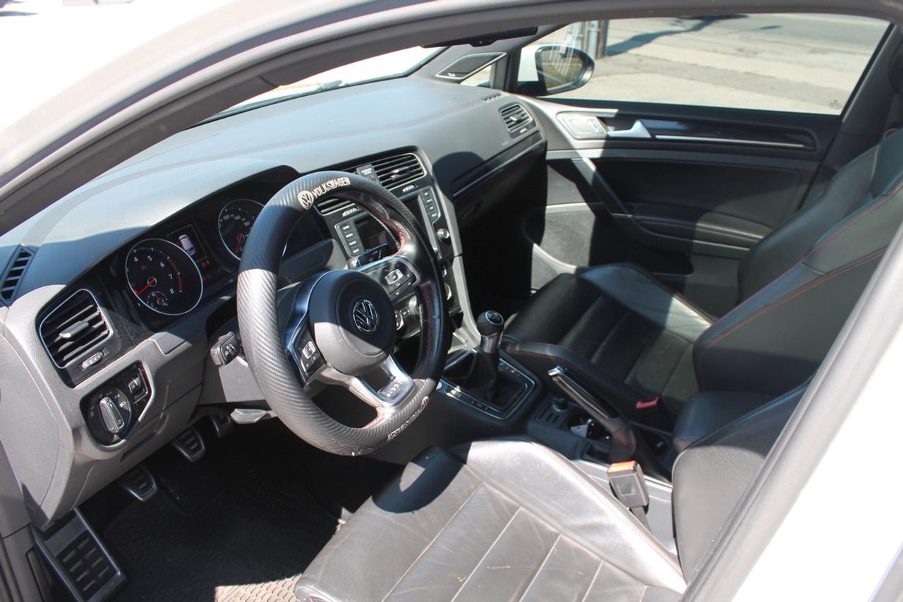 2016 Volkswagen Golf GTI Autobahn Photo