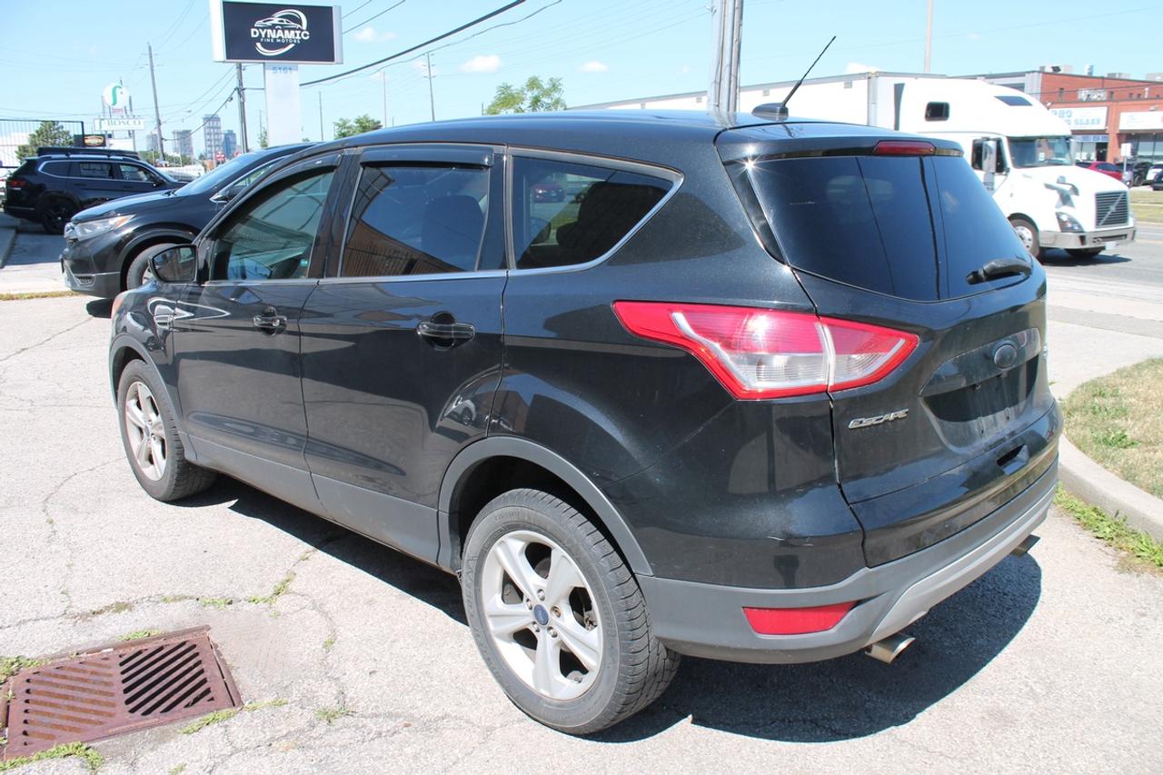 2015 Ford Escape SE Photo