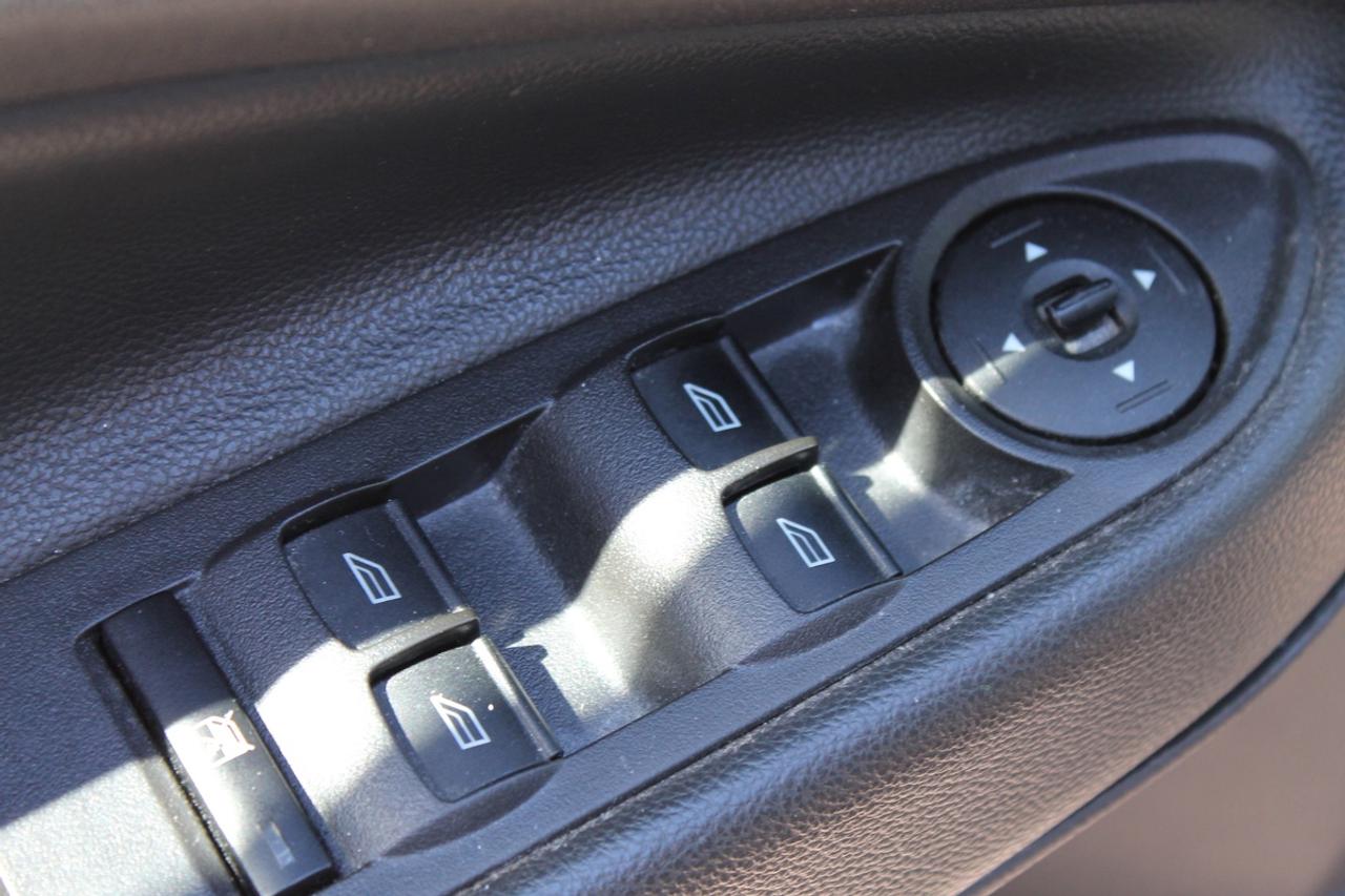2015 Ford Escape SE Photo