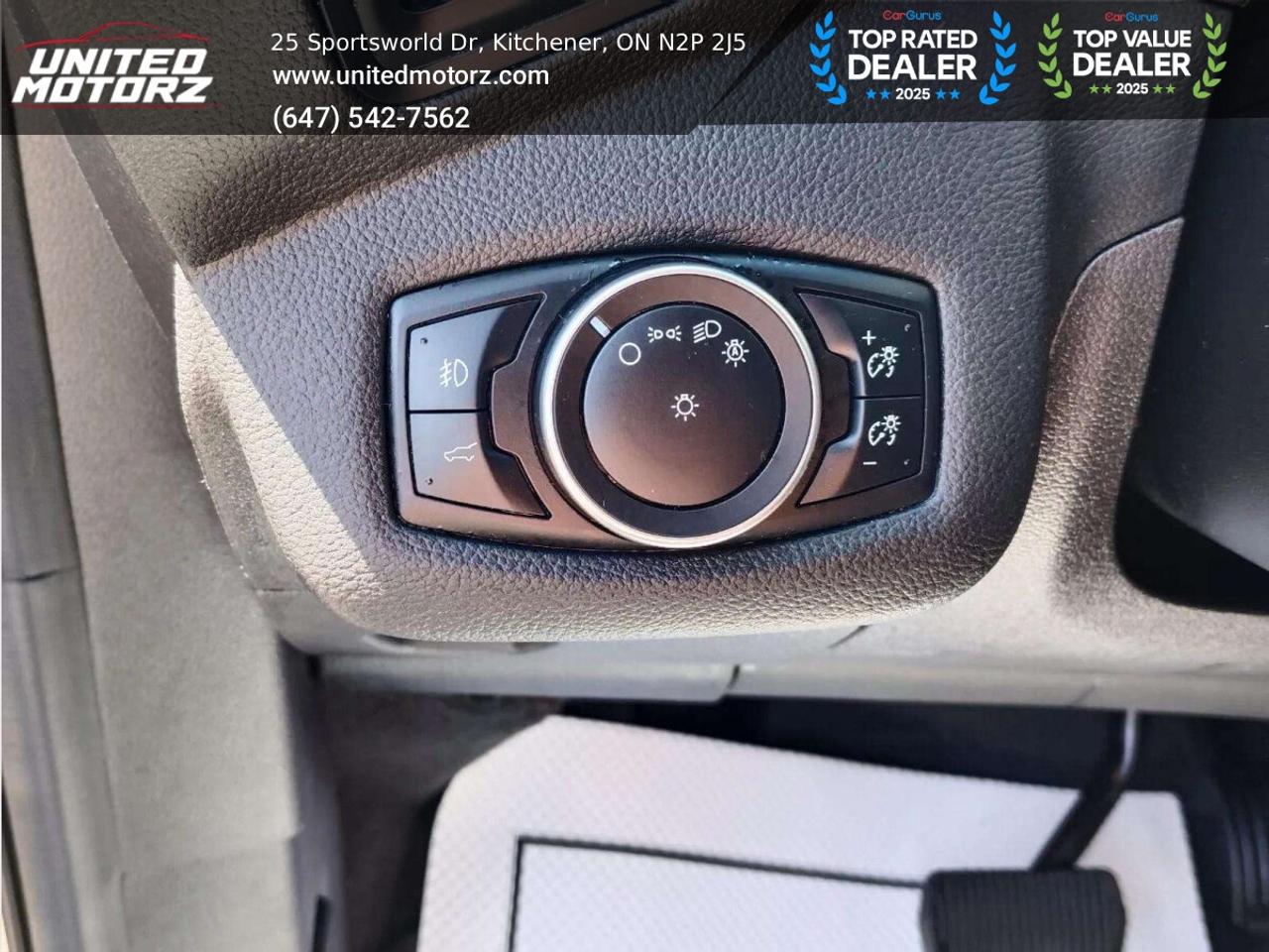 2017 Ford Escape SE 4dr AUTO FWD 1.5l~SAFETY CERTIFIED~NO ACCIDENTS Photo