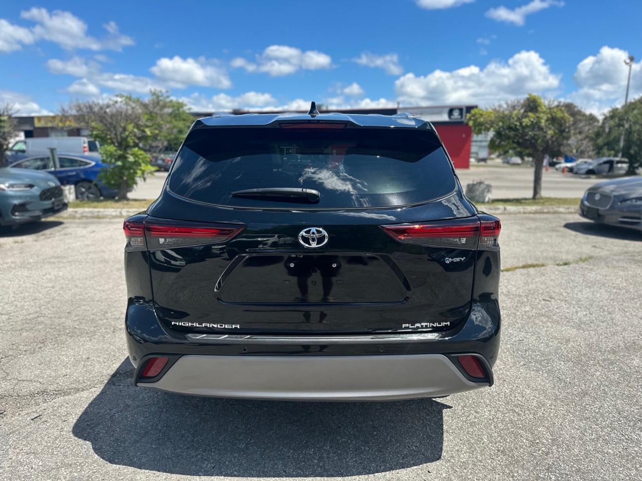 2025 Toyota Highlander Hybrid Platinum Photo