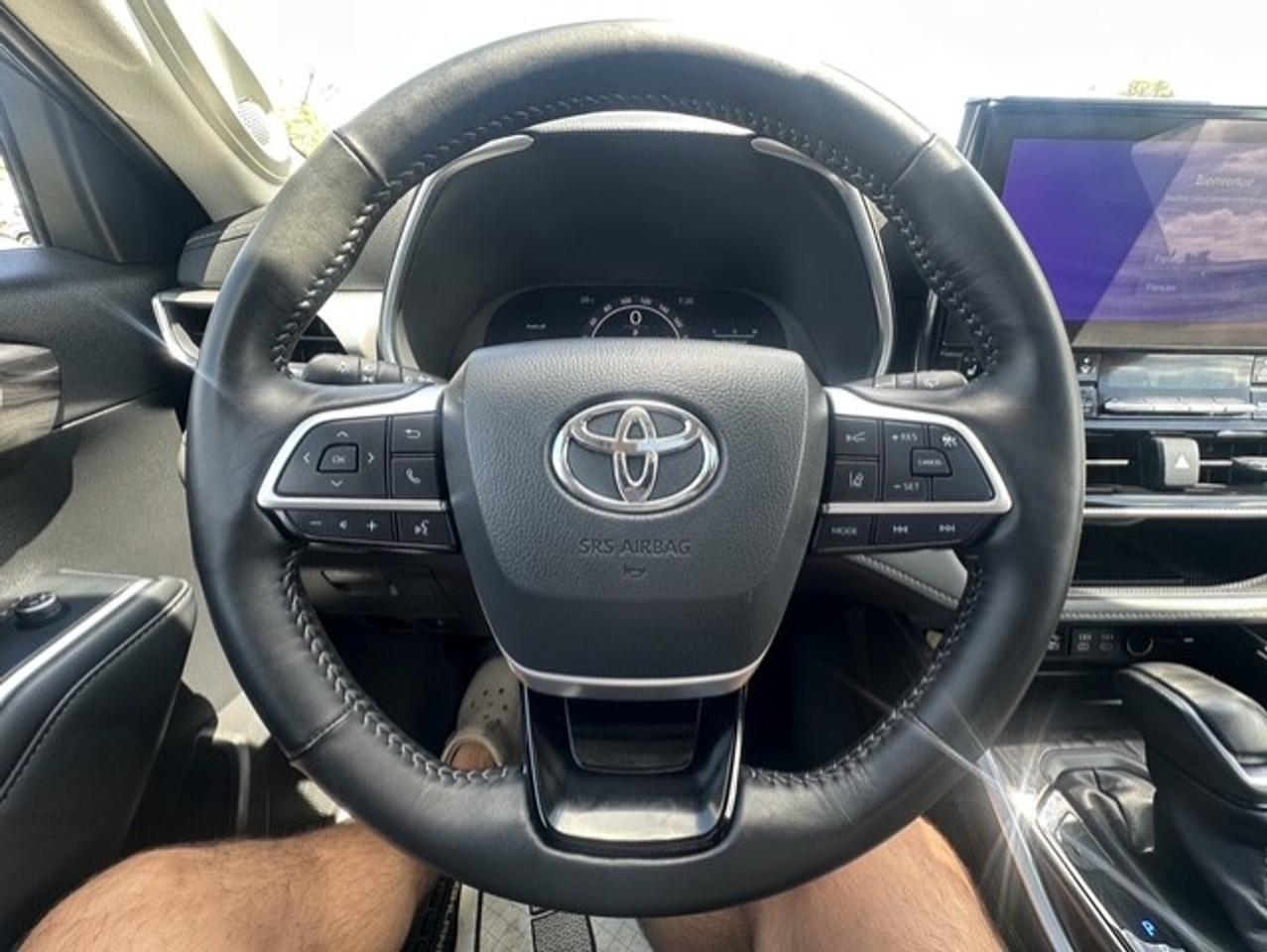 2025 Toyota Highlander Hybrid Platinum Photo