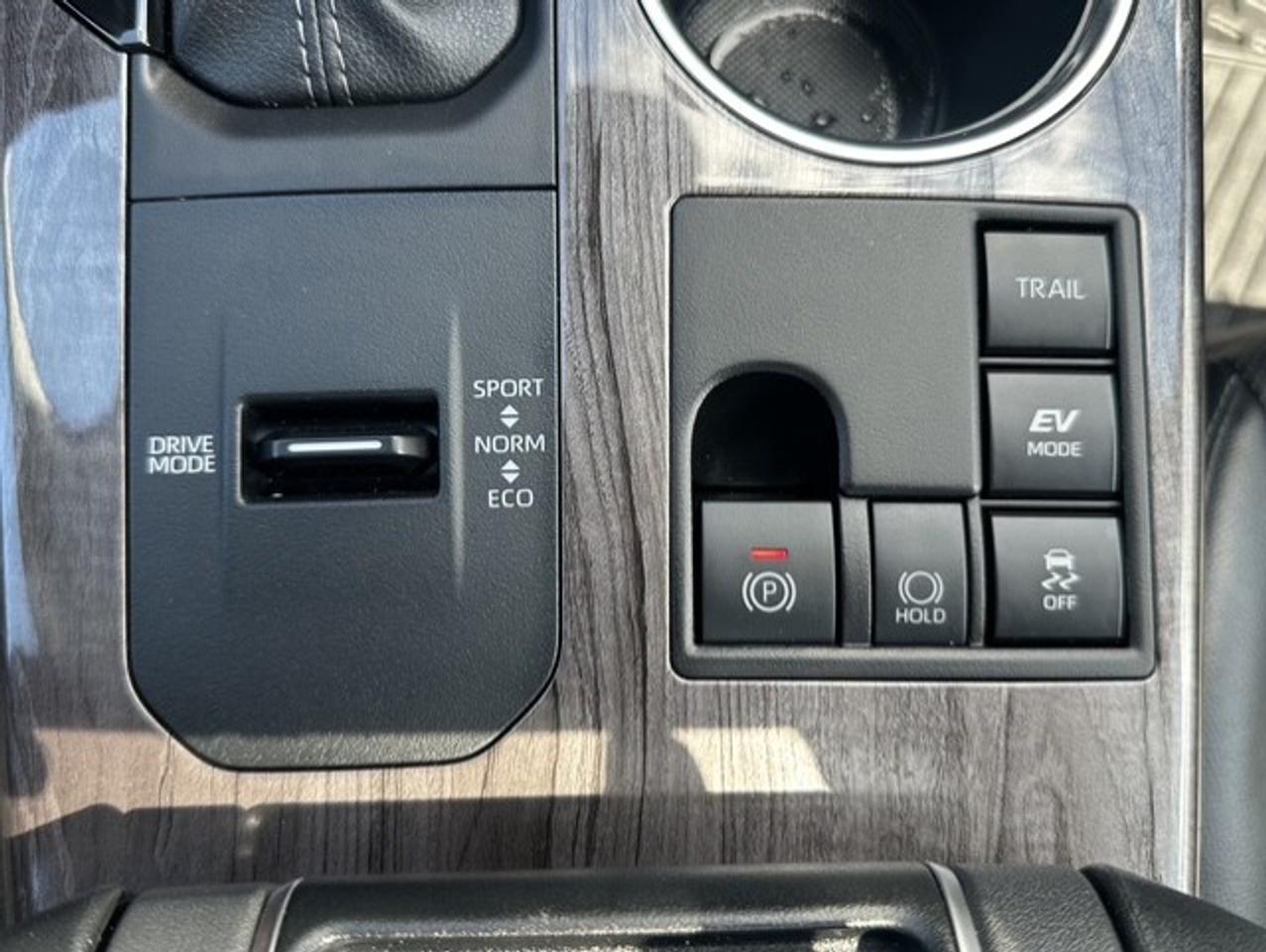 2025 Toyota Highlander Hybrid Platinum Photo