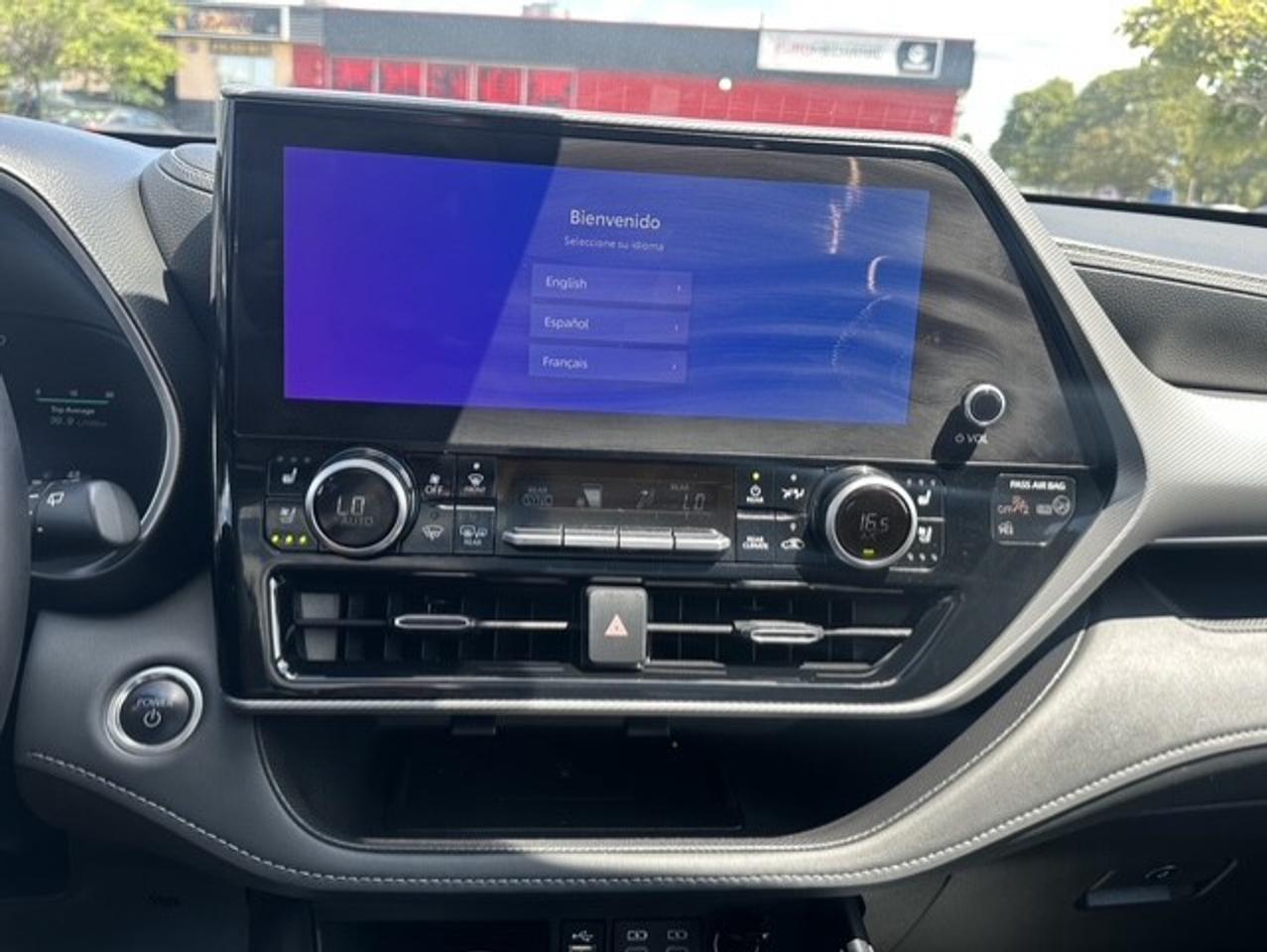 2025 Toyota Highlander Hybrid Platinum Photo