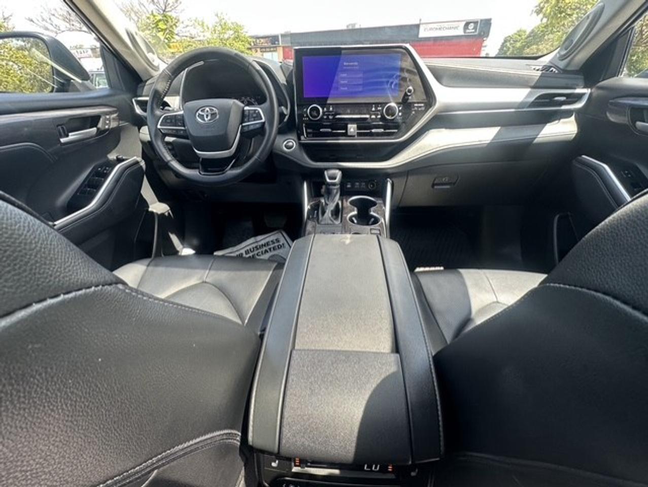 2025 Toyota Highlander Hybrid Platinum Photo