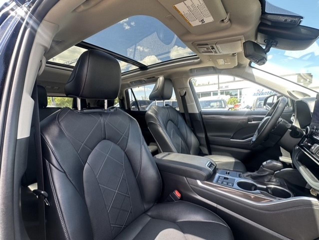 2025 Toyota Highlander Hybrid Platinum Photo
