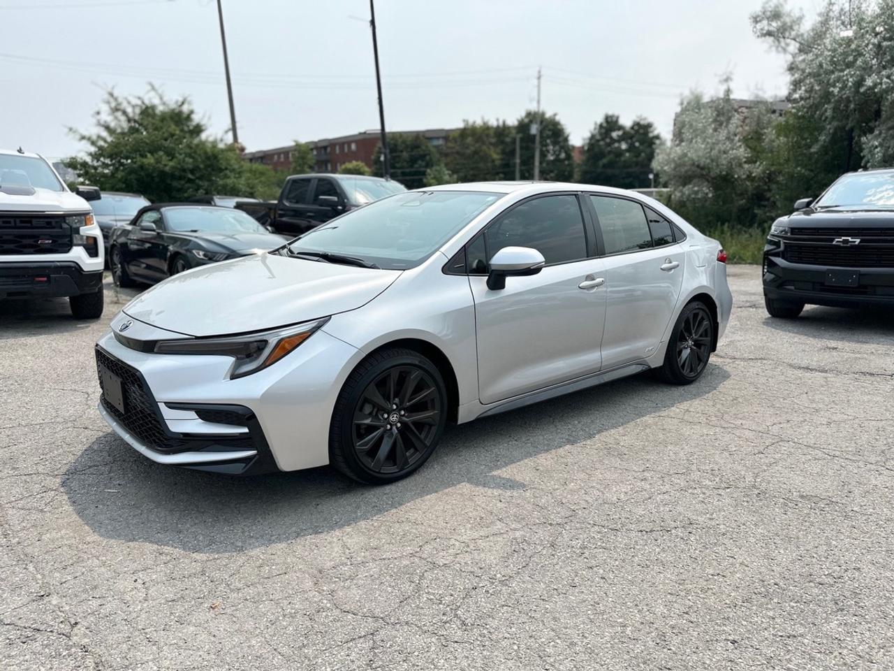2024 Toyota Corolla Hybrid AWD SE Photo
