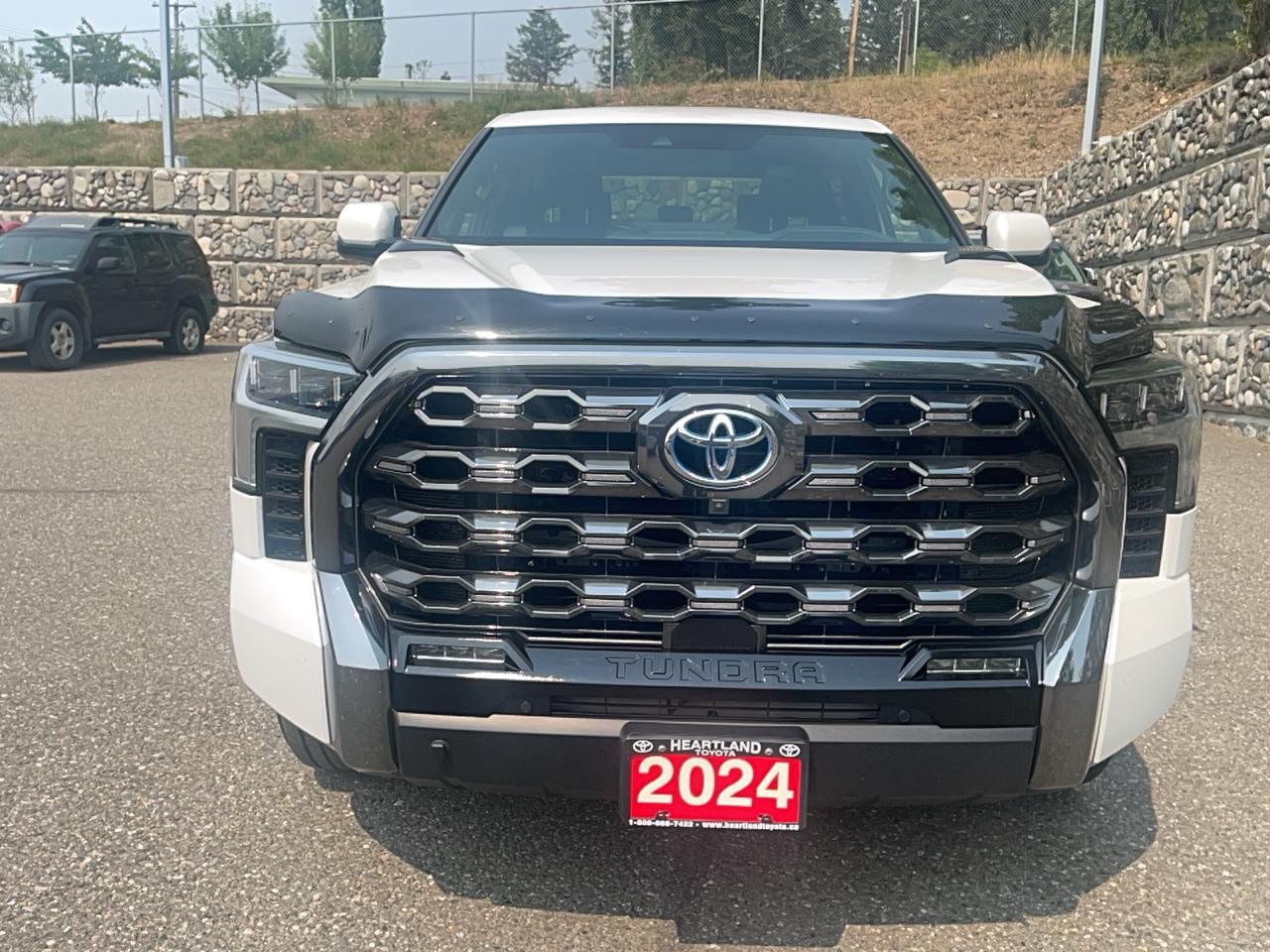 2024 Toyota Tundra CrewMax Platinum HYBRID Photo