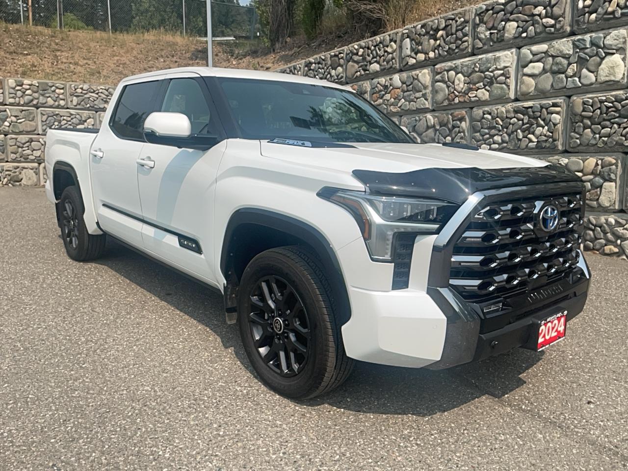 2024 Toyota Tundra CrewMax Platinum HYBRID Photo