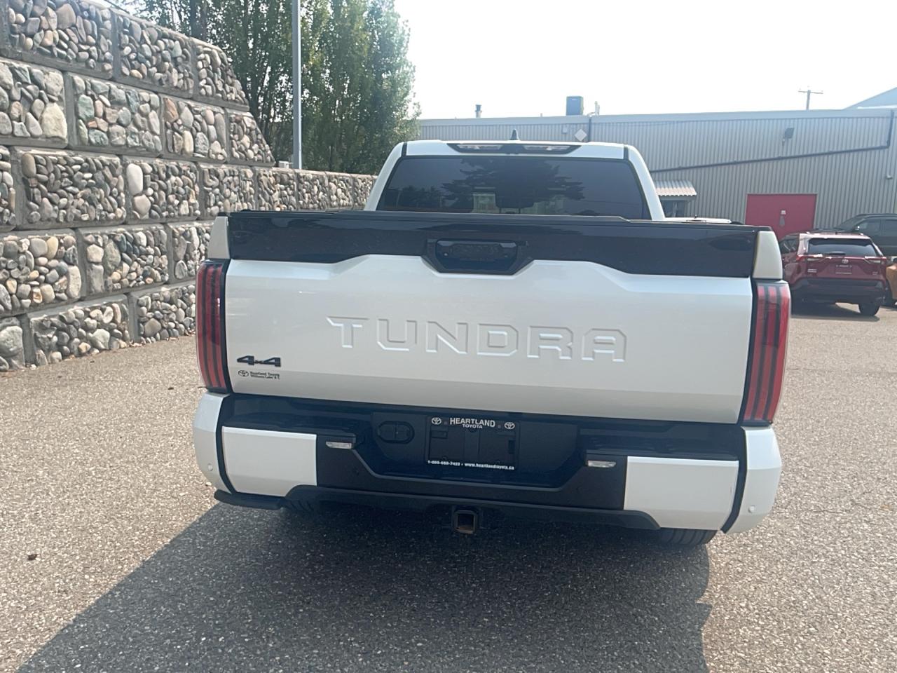 2024 Toyota Tundra CrewMax Platinum HYBRID Photo