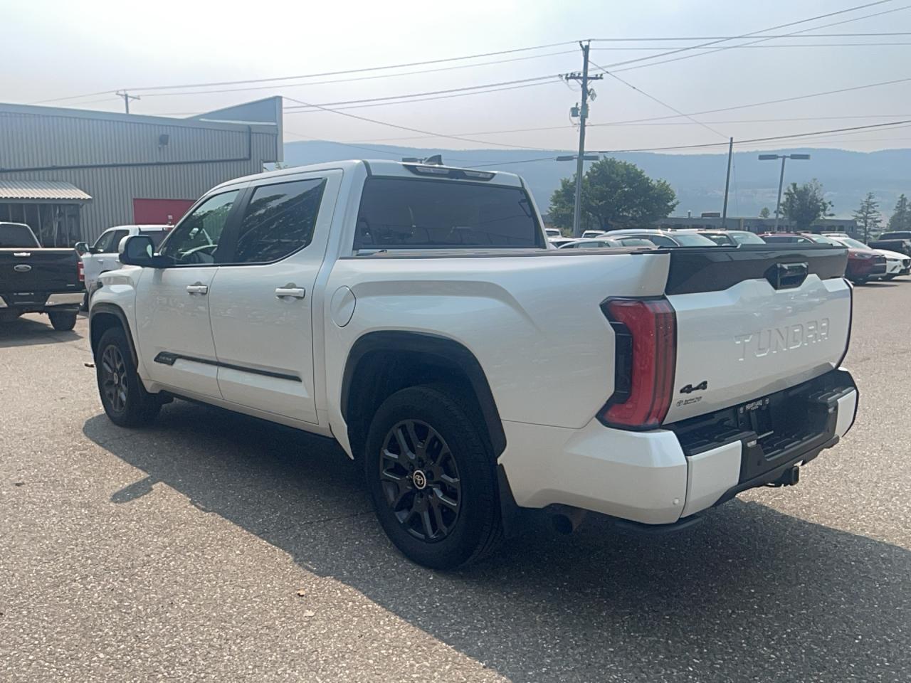 2024 Toyota Tundra CrewMax Platinum HYBRID Photo