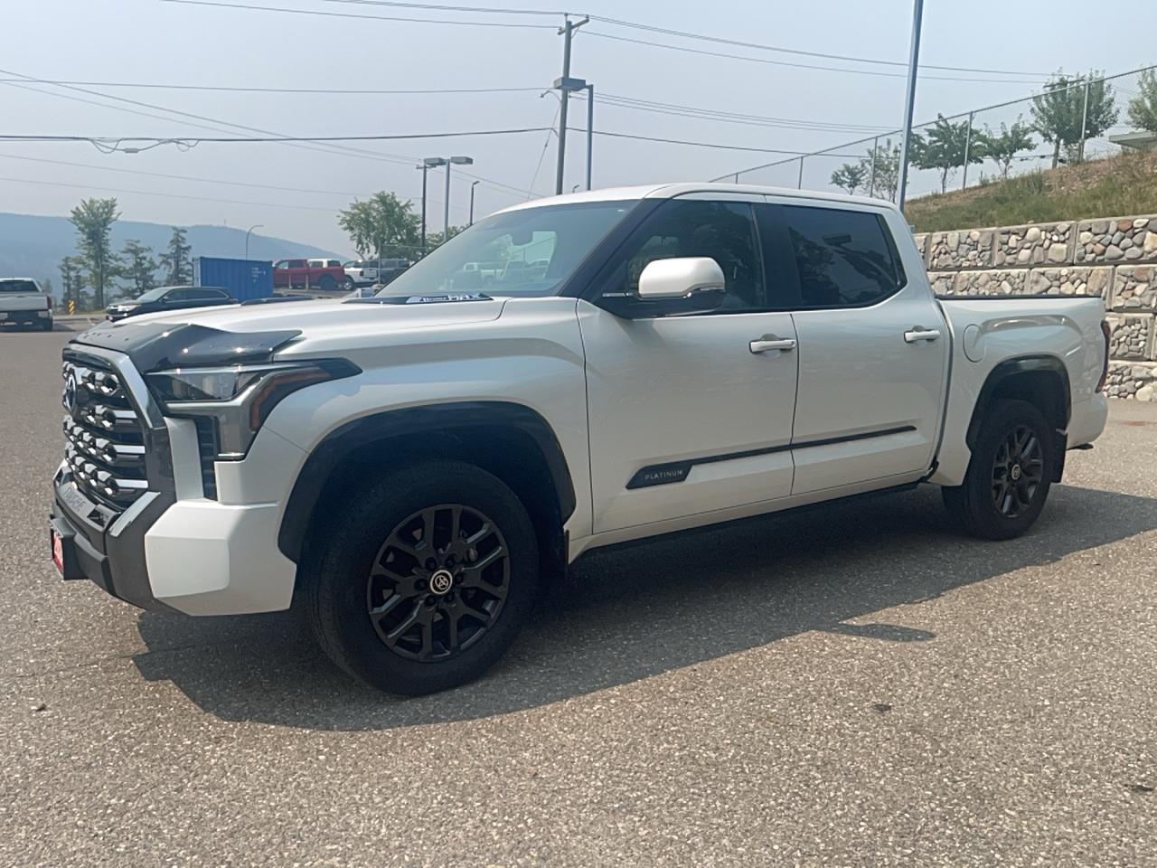 2024 Toyota Tundra CrewMax Platinum HYBRID Photo