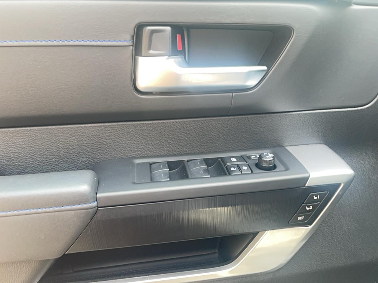 2024 Toyota Tundra CrewMax Platinum HYBRID Photo