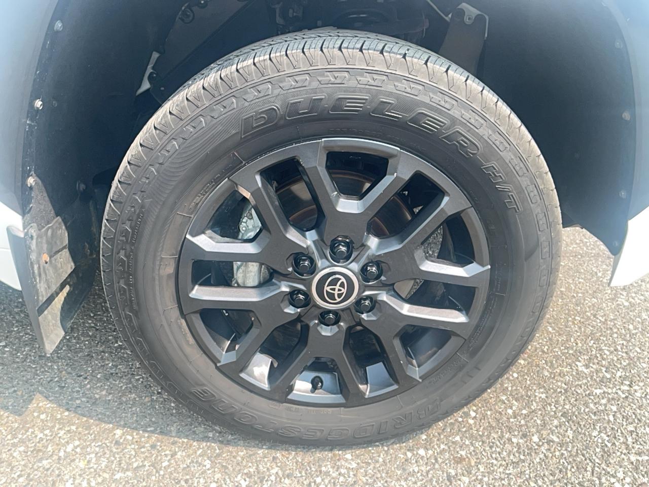 2024 Toyota Tundra CrewMax Platinum HYBRID Photo