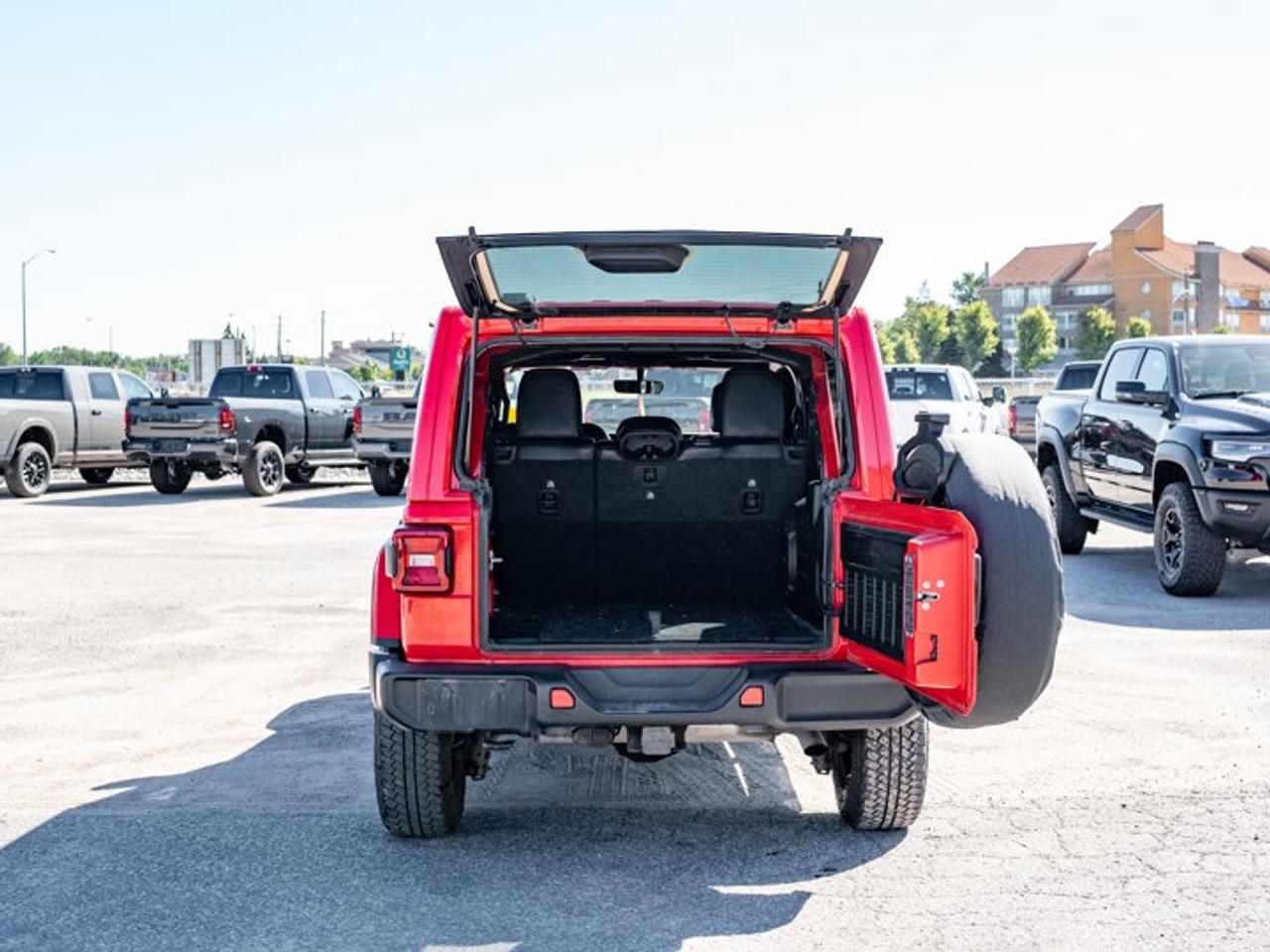 2021 Jeep Wrangler UNLIMITED ALTITUDE Photo