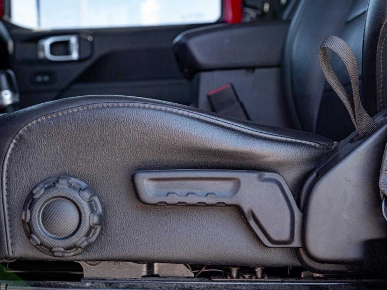 2021 Jeep Wrangler UNLIMITED ALTITUDE Photo
