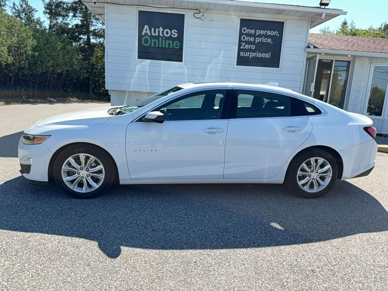 2019 Chevrolet Malibu LT Photo1