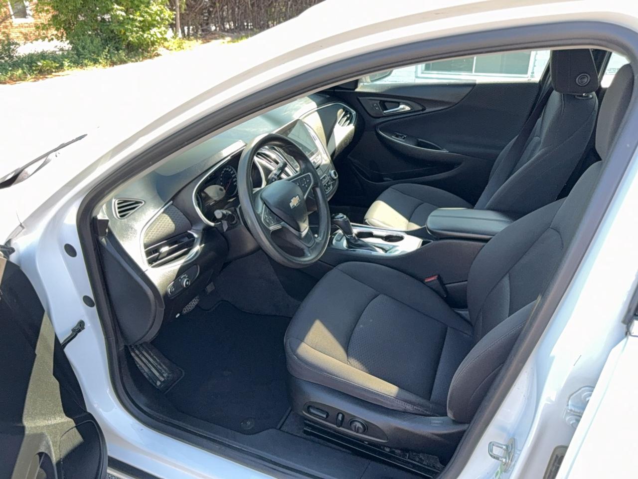 2019 Chevrolet Malibu LT Photo