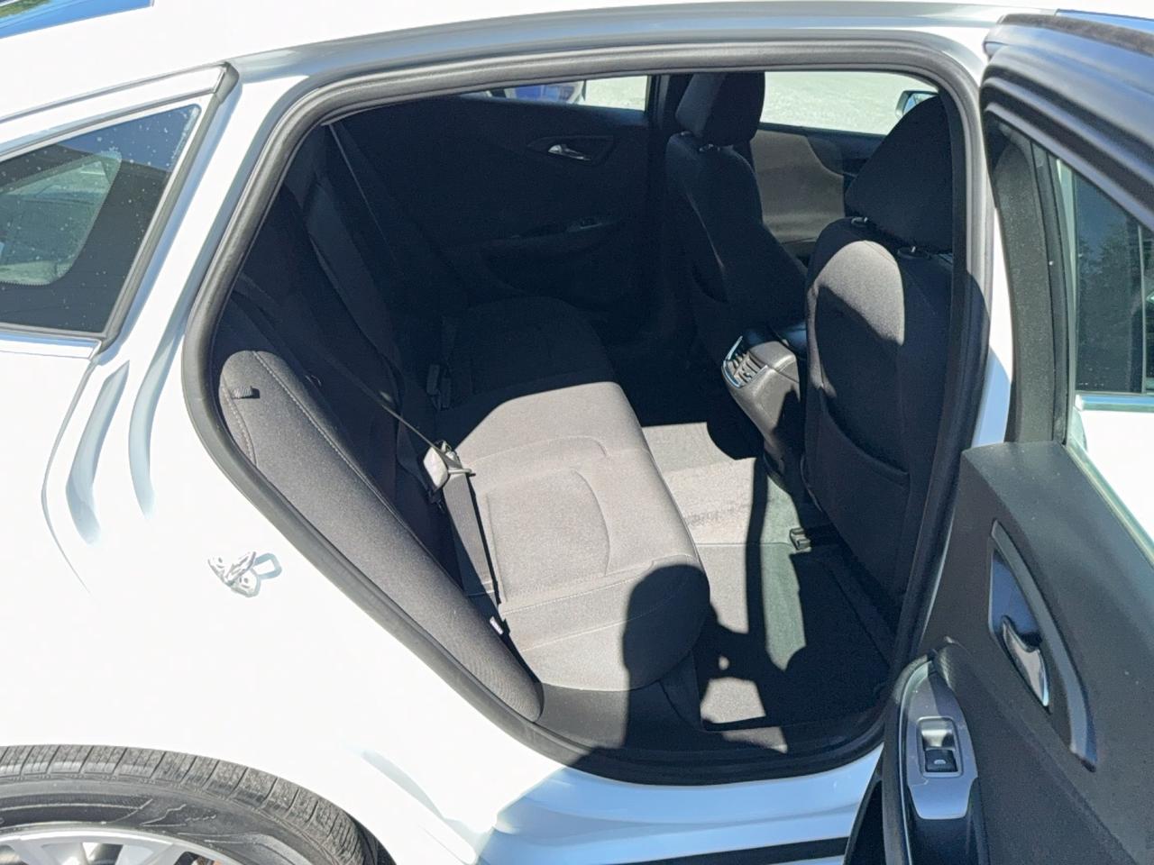 2019 Chevrolet Malibu LT-SUNROOF-BACKUP CAM-ALLOY WHEELS-PWR SEAT Photo