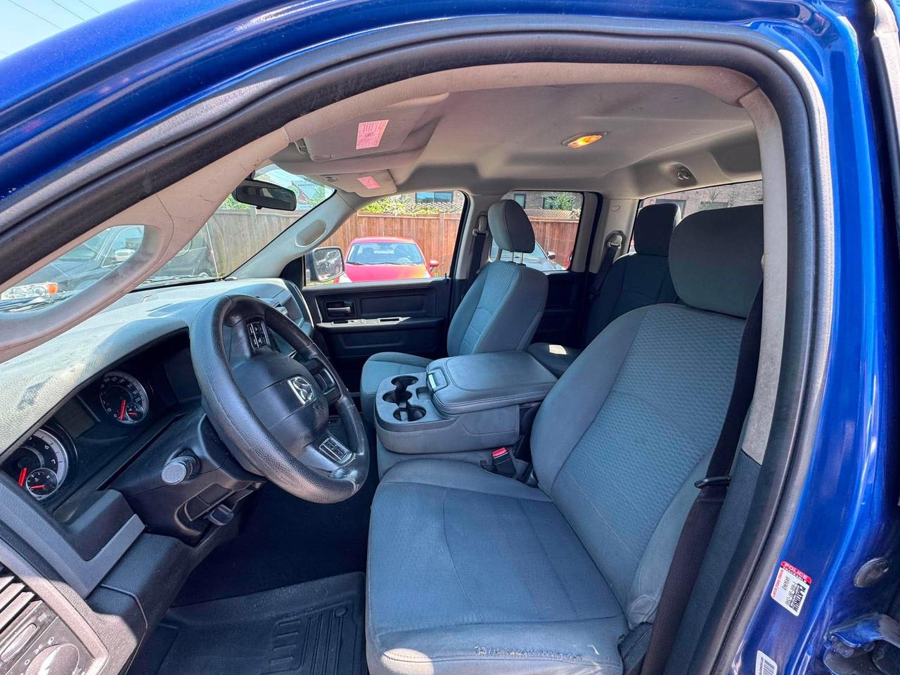 2016 RAM 1500 2WD QUAD CAB 140.5" ST Photo