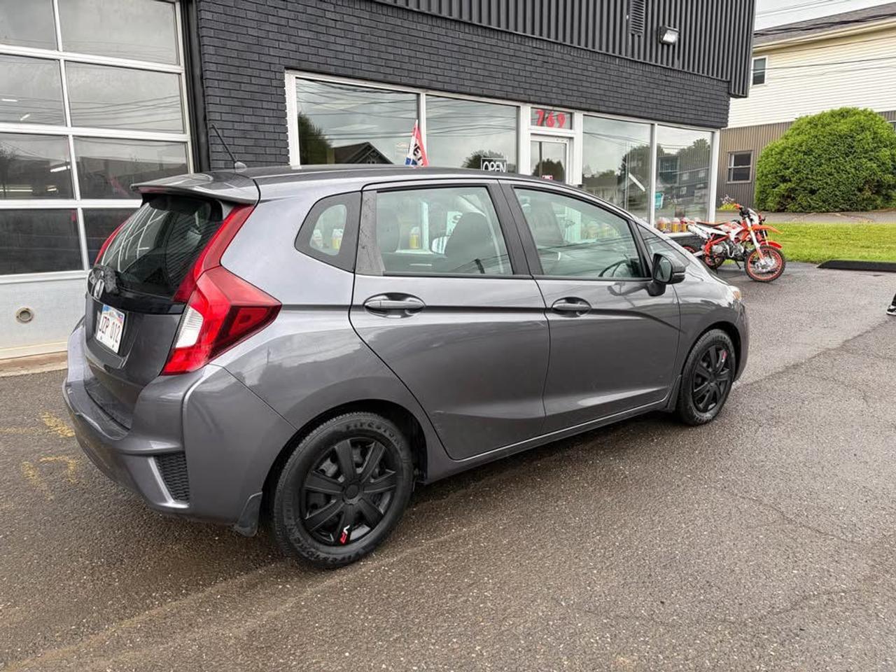 2015 Honda Fit LX CVT - Photo #2
