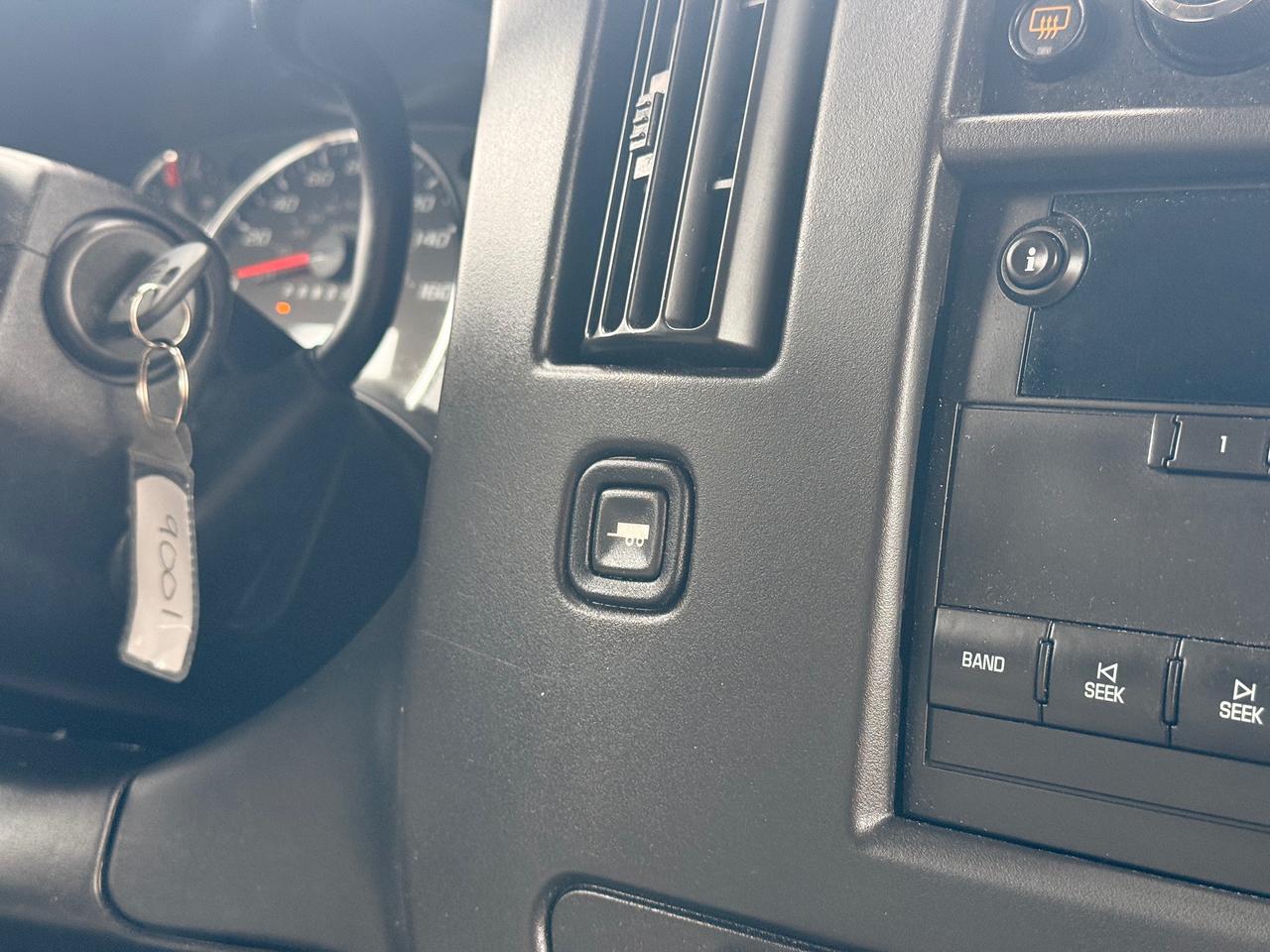 2009 Chevrolet Express Cargo Van RWD 2500 155" Photo