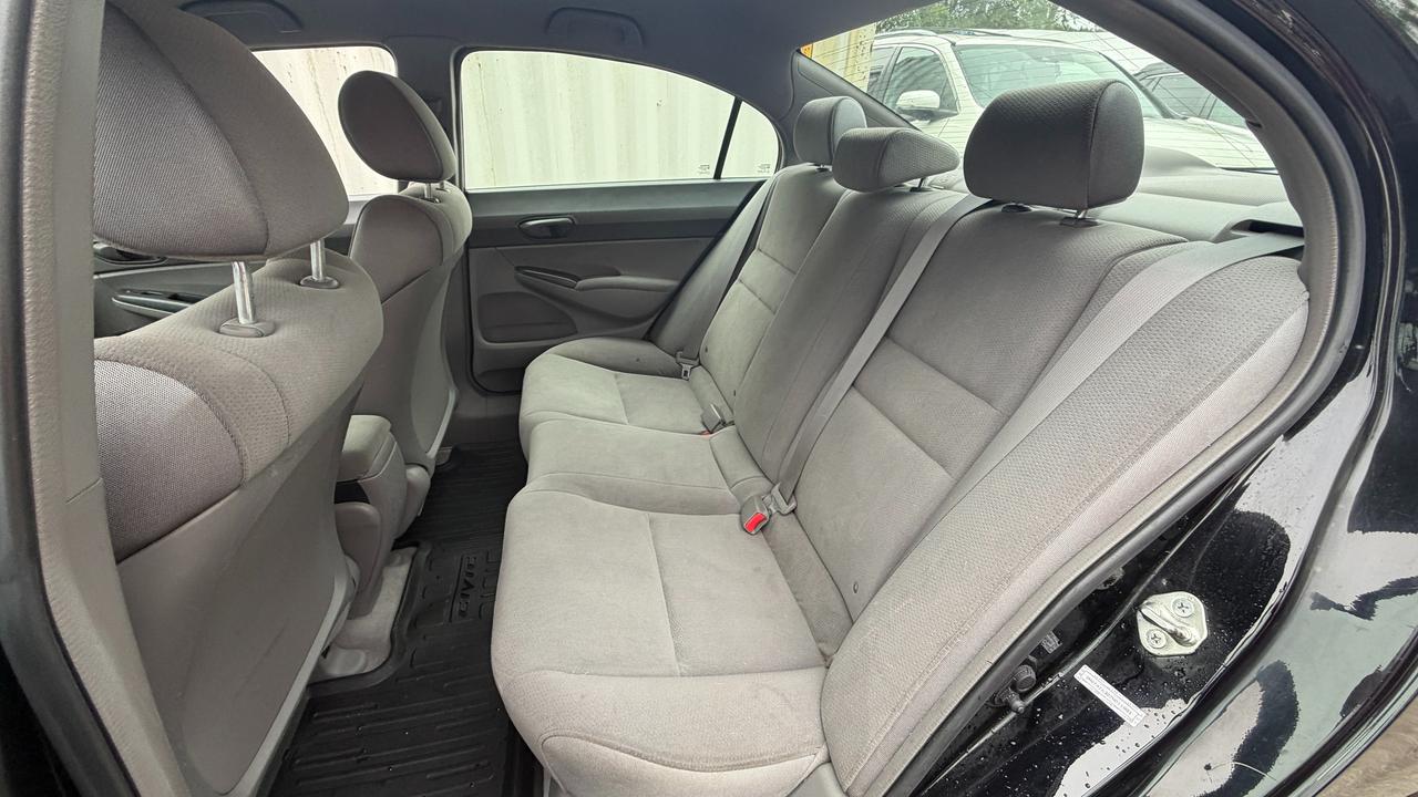 2007 Honda Civic DX-G Photo