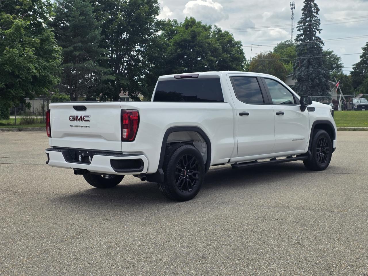 2024 GMC Sierra 1500 Pro Crew Cab 4WD Photo