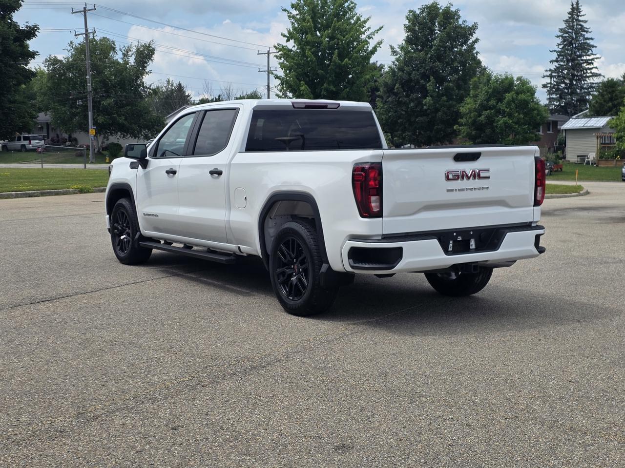 2024 GMC Sierra 1500 Pro Crew Cab 4WD Photo