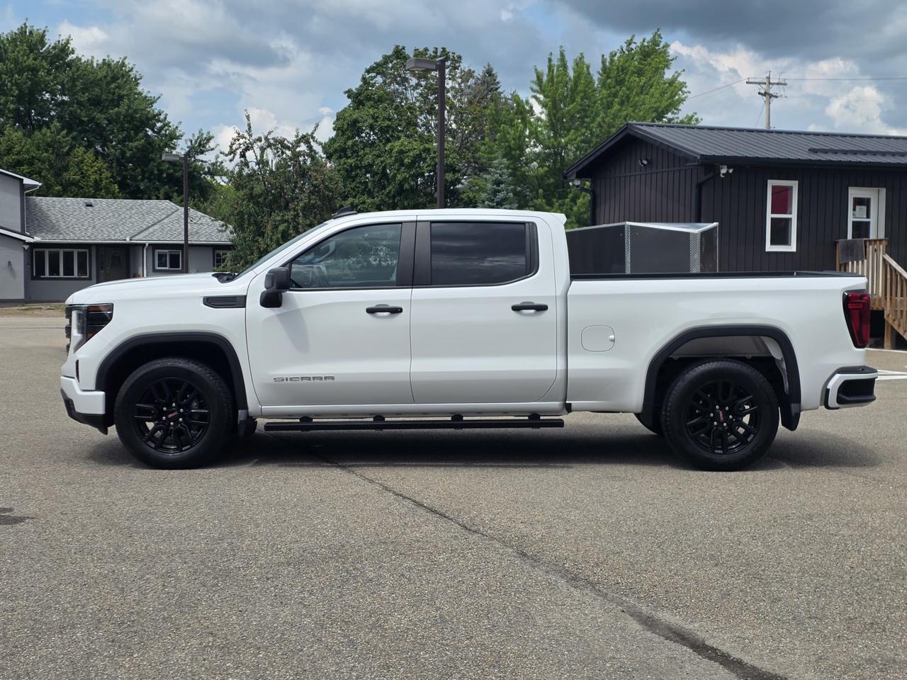 2024 GMC Sierra 1500 Pro Crew Cab 4WD Photo