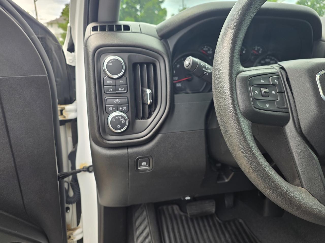 2024 GMC Sierra 1500 Pro Crew Cab 4WD Photo