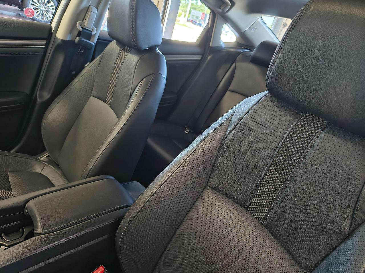 2021 Honda Civic Touring Photo0