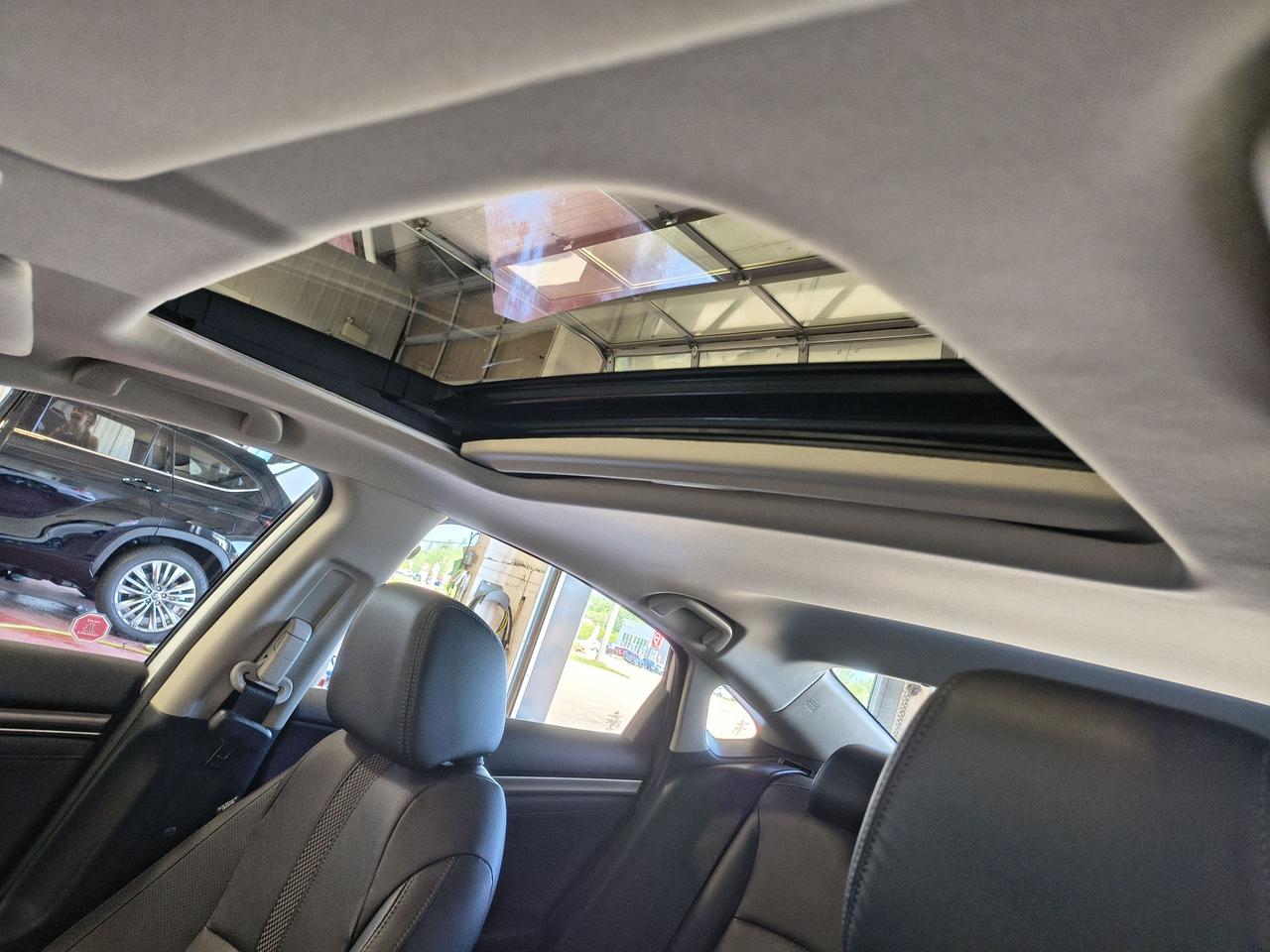 2021 Honda Civic Touring Photo0