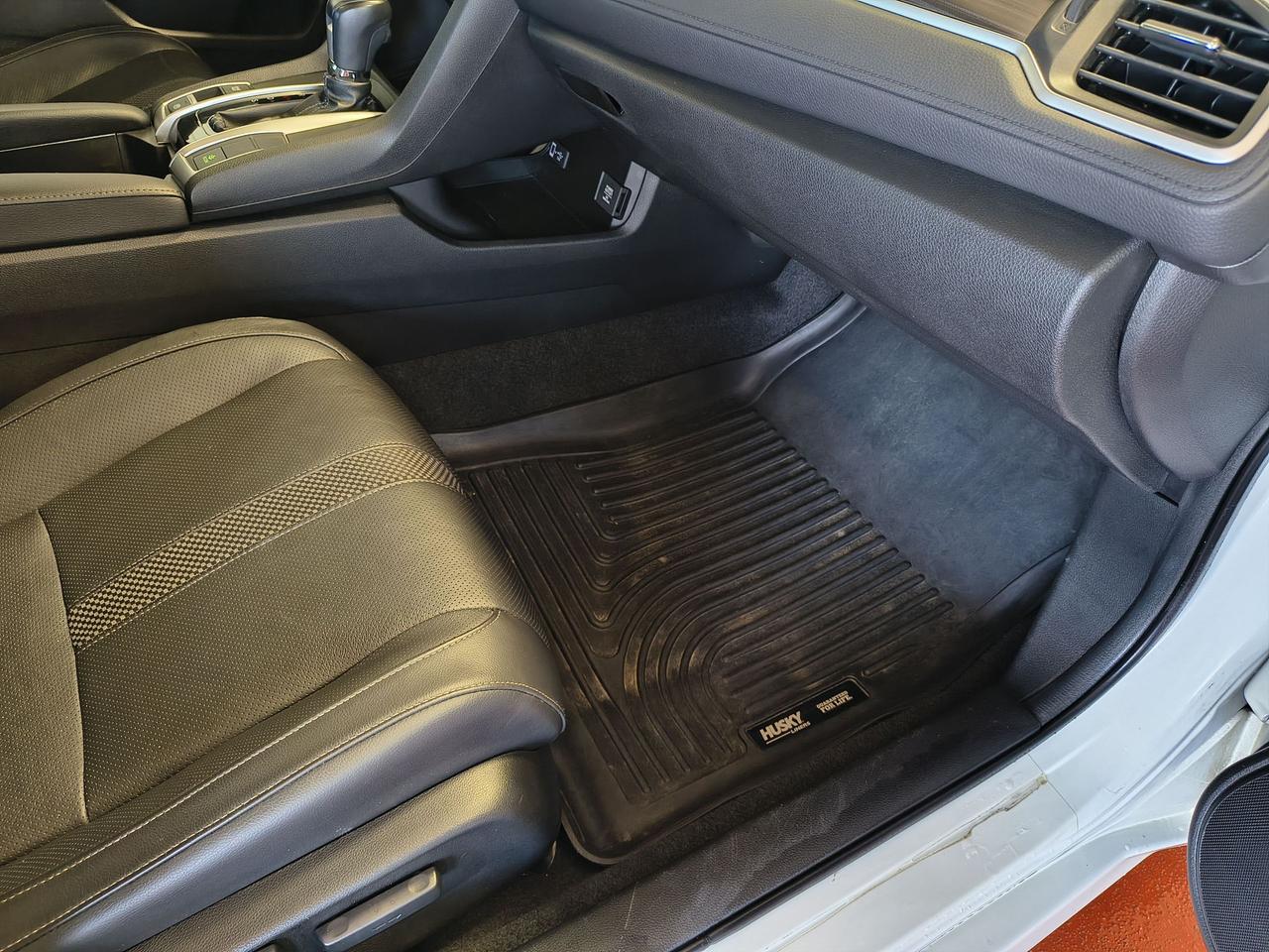 2021 Honda Civic Touring Photo
