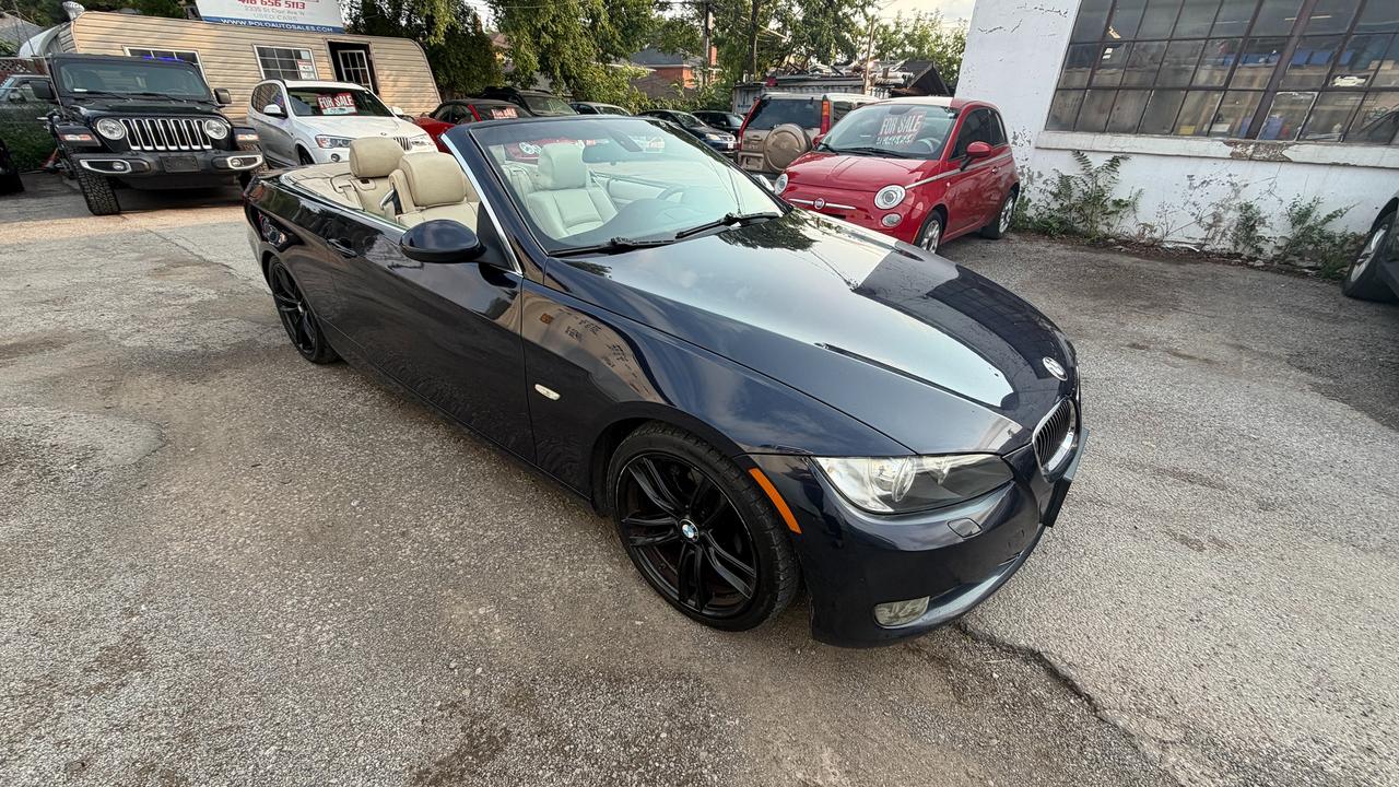 <p>2007 BMW 328i [NO ACCIDENTS] Automatic Transmission -3.0L engine -RWD -154 000KM -Leather Seats -Heated seats -Convertible -Bluetooth -Very clean in and out -Safety Included *Hst not included in the price. *Ontario Registered Dealership *Members of UCDA 416 656 5113 www.PoloAutoSales.com 2335 St Clair W Toronto, ON M6N 1K9</p>